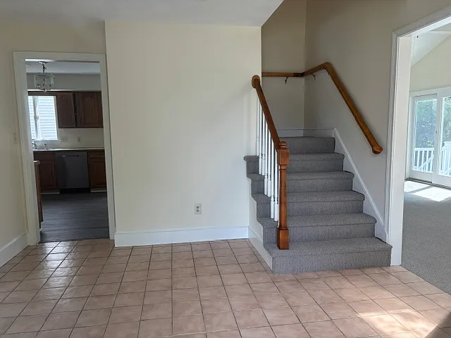 4 bed, 1.5 bath, 2087 sqft, $3,875 — Photo 3