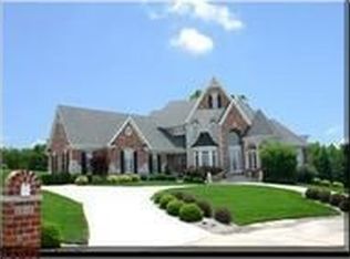 5310 Lancelot Dr, Weldon Spring, MO 63304
