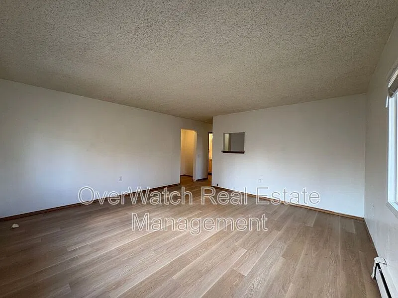 2 bed, 1.0 bath, $1,400 — Photo 2