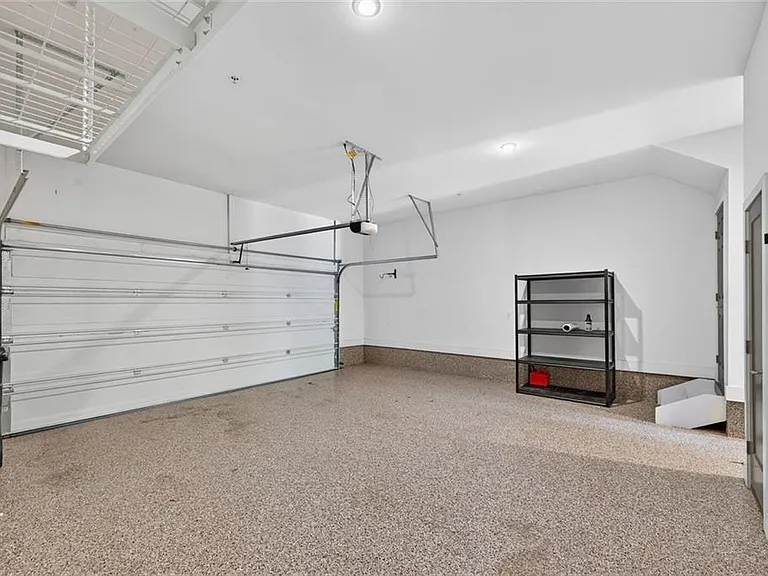 1214 Chelsea Cir NW — Photo 4