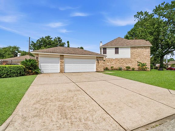 3rd image of 2922 Travick Ln