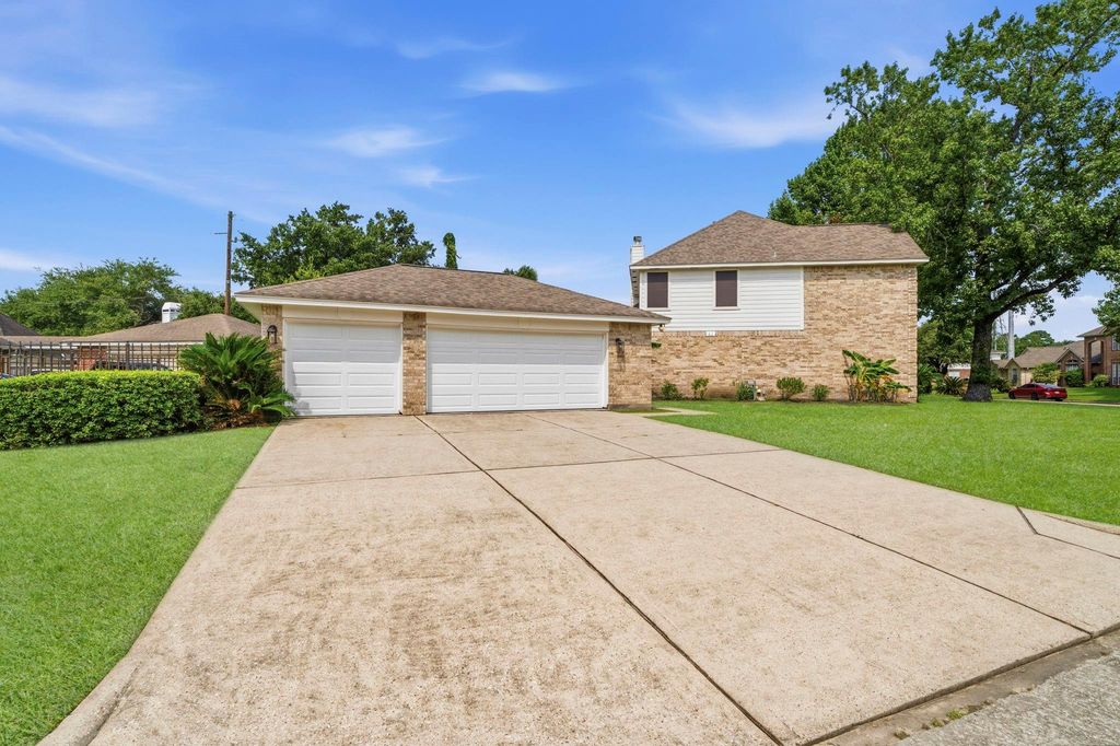 2922 Travick Ln, Houston, TX - View 3