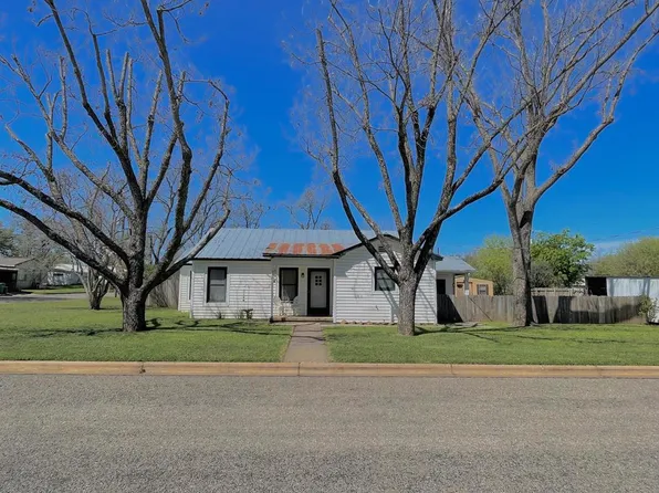 148 W Luce St, Llano, TX 78643