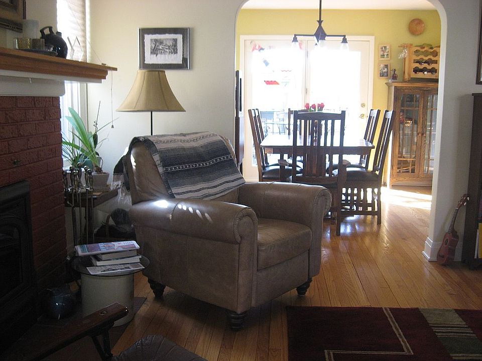 Living room to dining room