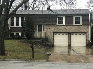 1 Devon Ct, Bolingbrook, IL 60440