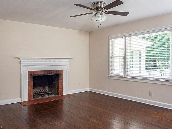 2nd image of 3807 Manor Dr