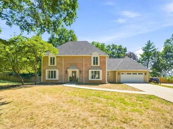 8347 W 102nd St, Overland Park, KS 66212