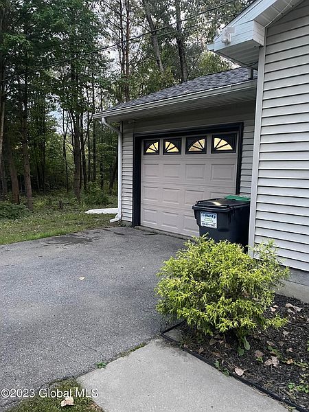 3rd image of 99 Snake Hill Road