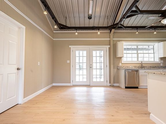 5th image of 32 Pinetucky Rd