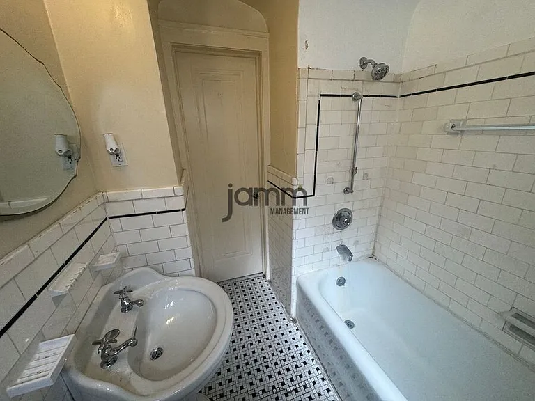 16811 Kenyon Rd — Photo 17