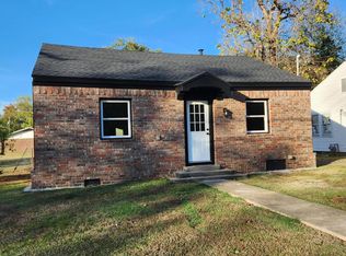 703 E 6th St, Russellville, AR 72801