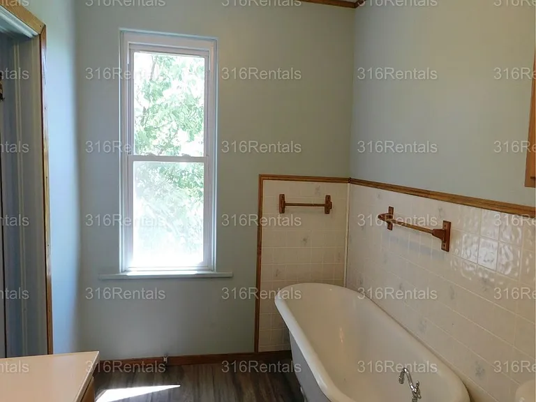 113 S Oak St — Photo 10