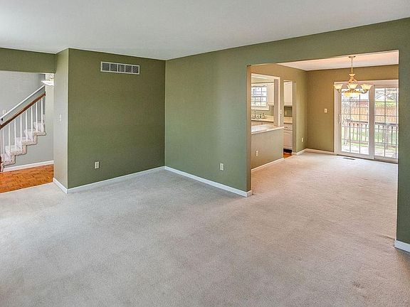 4th image of 3137 Yale Dr