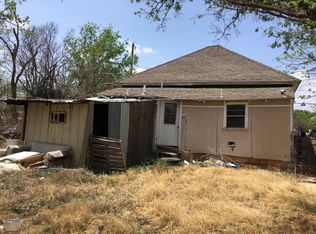 803 N Neches St, Coleman, TX 76834