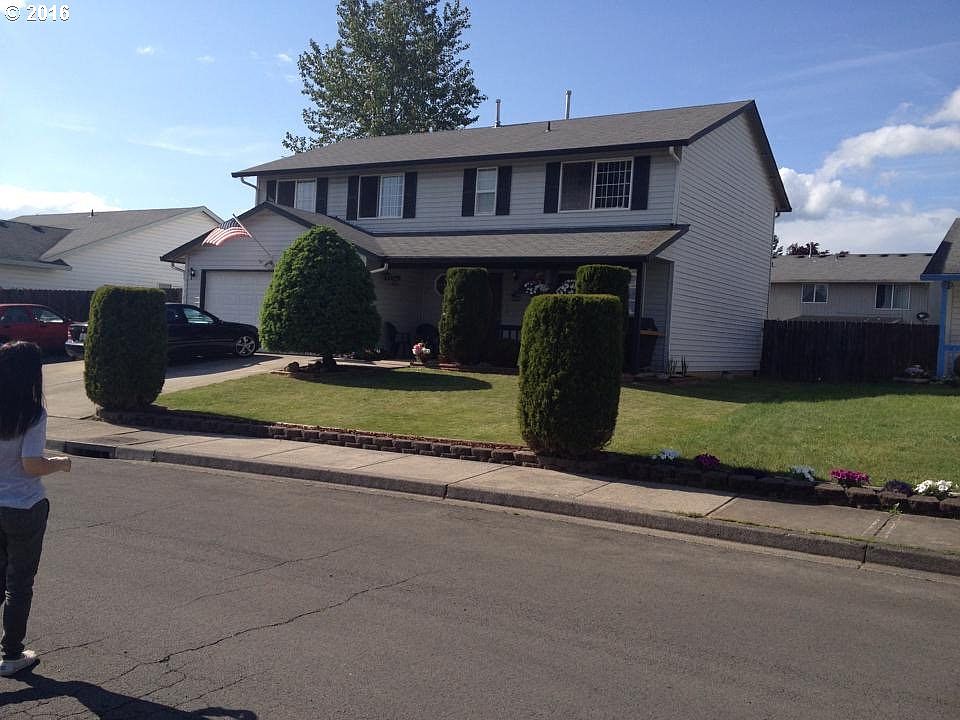 2nd image of 2202 SW 8th St