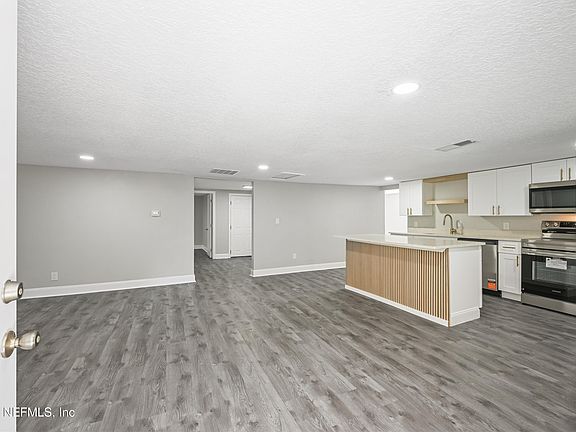 3rd image of 5545 CHENANGO Boulevard