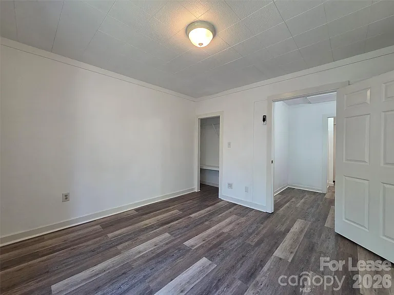 805 S Confederate Ave — Photo 2