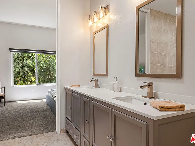 10600 Holman Ave #11 — Photo 41