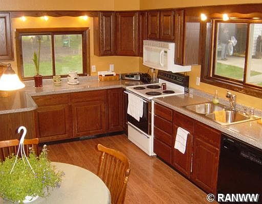 3rd image of 9785 E 327th Avenue