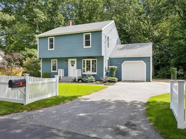 11 Rustic Dr, Northborough, MA 01532