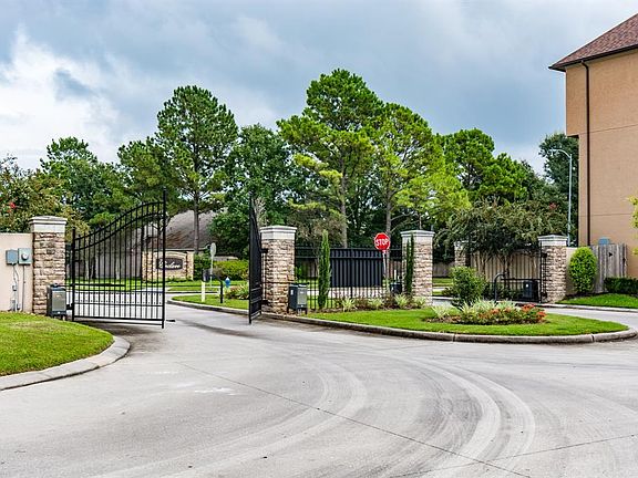 3rd image of 2853 Kings Retreat Cir