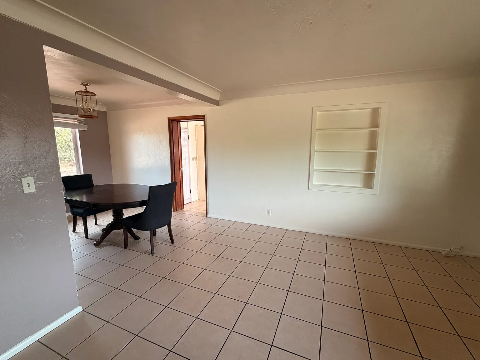 4 bed, 2246 sqft, $2,200 — Photo 2