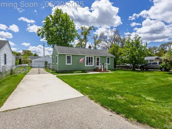 2500 Howe St, Shelby Township, MI 48317