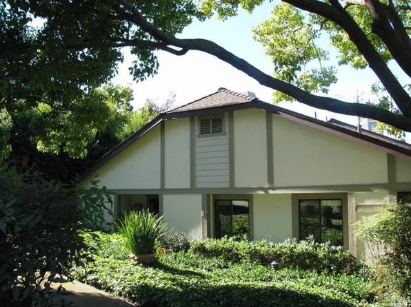 1 Village Ct, San Rafael, CA 94903