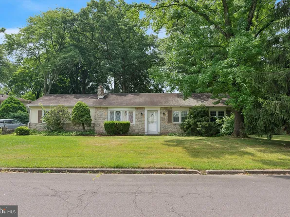 130 Woodland Rd, Huntingdon Valley, PA 19006