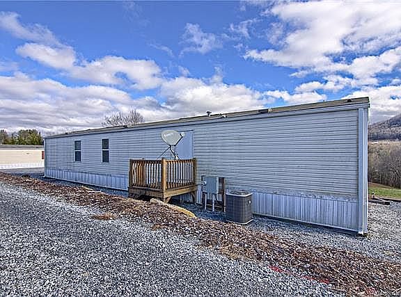 2nd image of 74 Baby Jane Ln