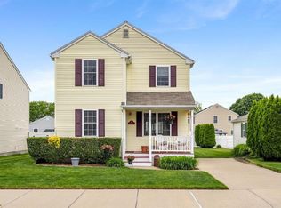 53 Hyde Ave, Pawtucket, RI 02861