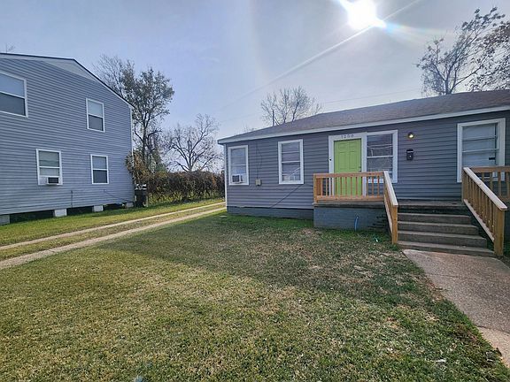 Exterior/Parking