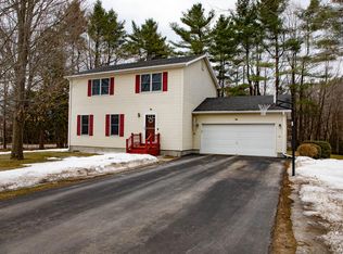 1 Rivers Edge Dr, Morrisonville, NY 12962