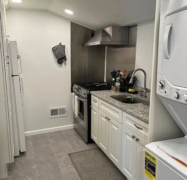 36 Schiller Ave #2 — Photo 4