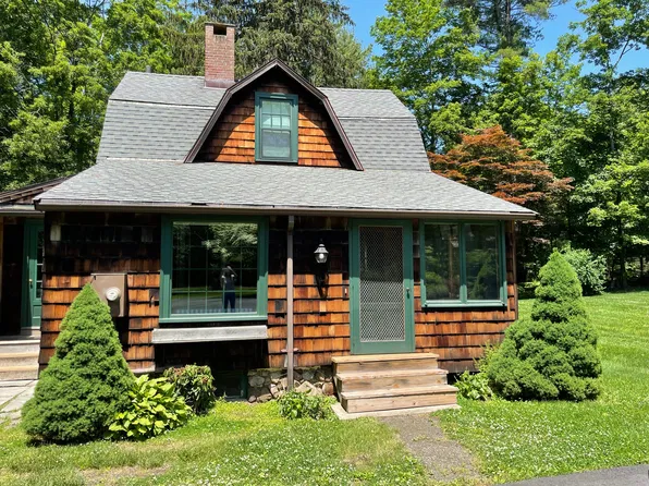 118 Sunset Farm Rd, West Hartford, CT 06107