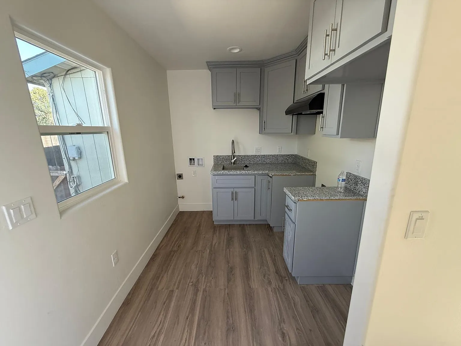 Studio, 300 sqft, $1,300 — Photo 2