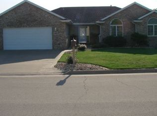 2469 Whitetail Dr, Dubuque, IA 52002