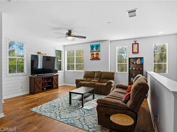 609 Savi Dr #101, Corona, CA 92878