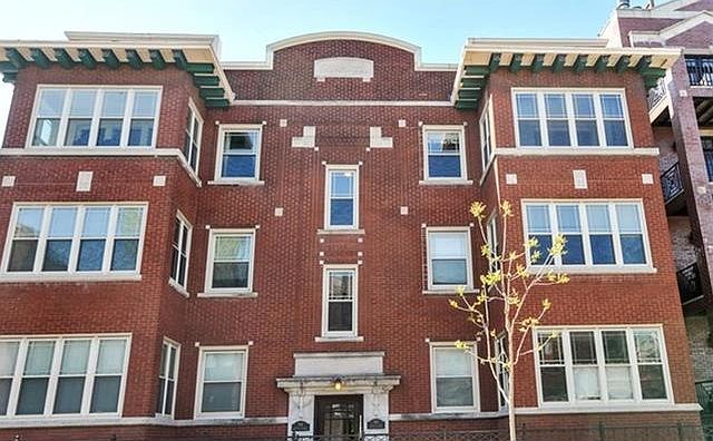 1st image of 915 W Diversey Pkwy