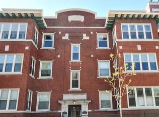 915 W Diversey Pkwy, Chicago, IL 60614