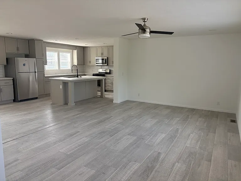 8261 W Cygnes Cir — Photo 3