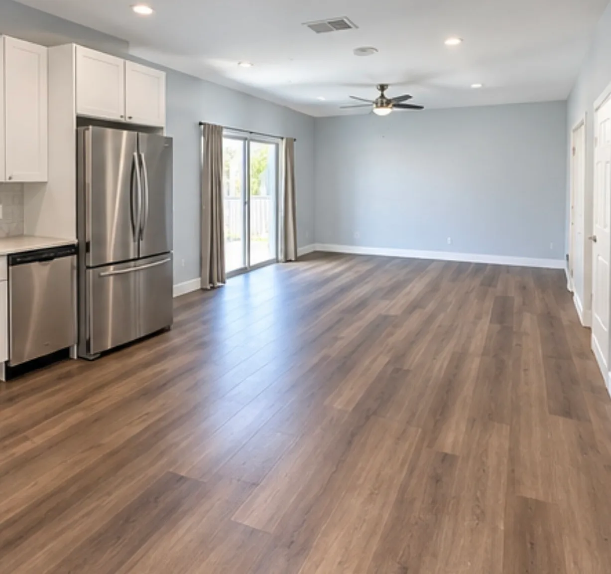 2 bed, 2.5 bath, 1200 sqft, $3,342 — Photo 2