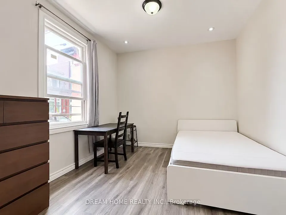 29 Glasgow St #1