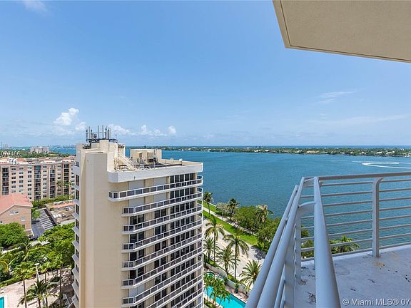 3rd image of 1551 N Flagler Dr Unit 1402
