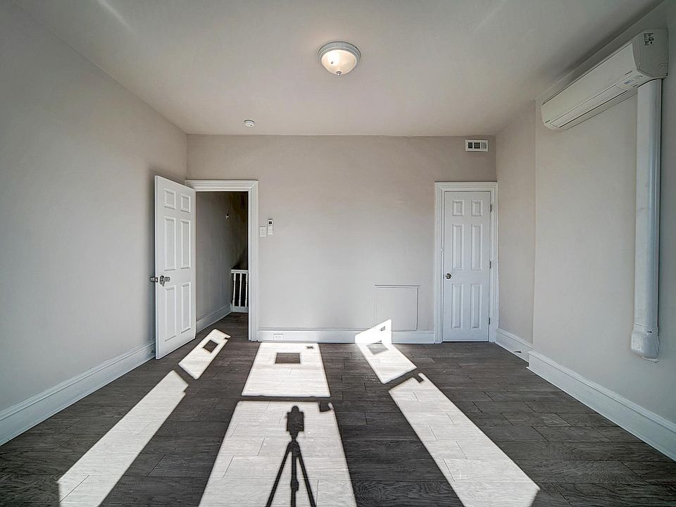 1st image of 2537 N Chadwick St #18