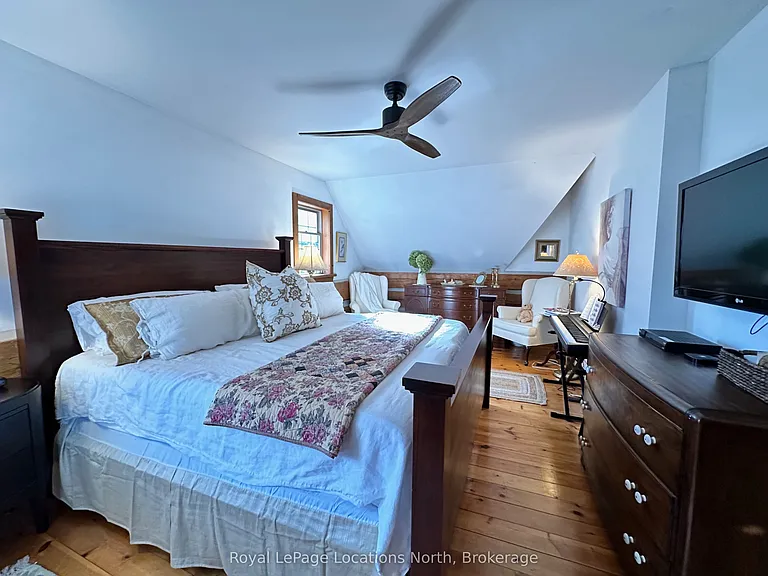 115 Tyrol Ave — Photo 16