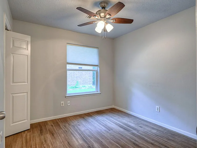 15 White Bark Pl — Photo 28