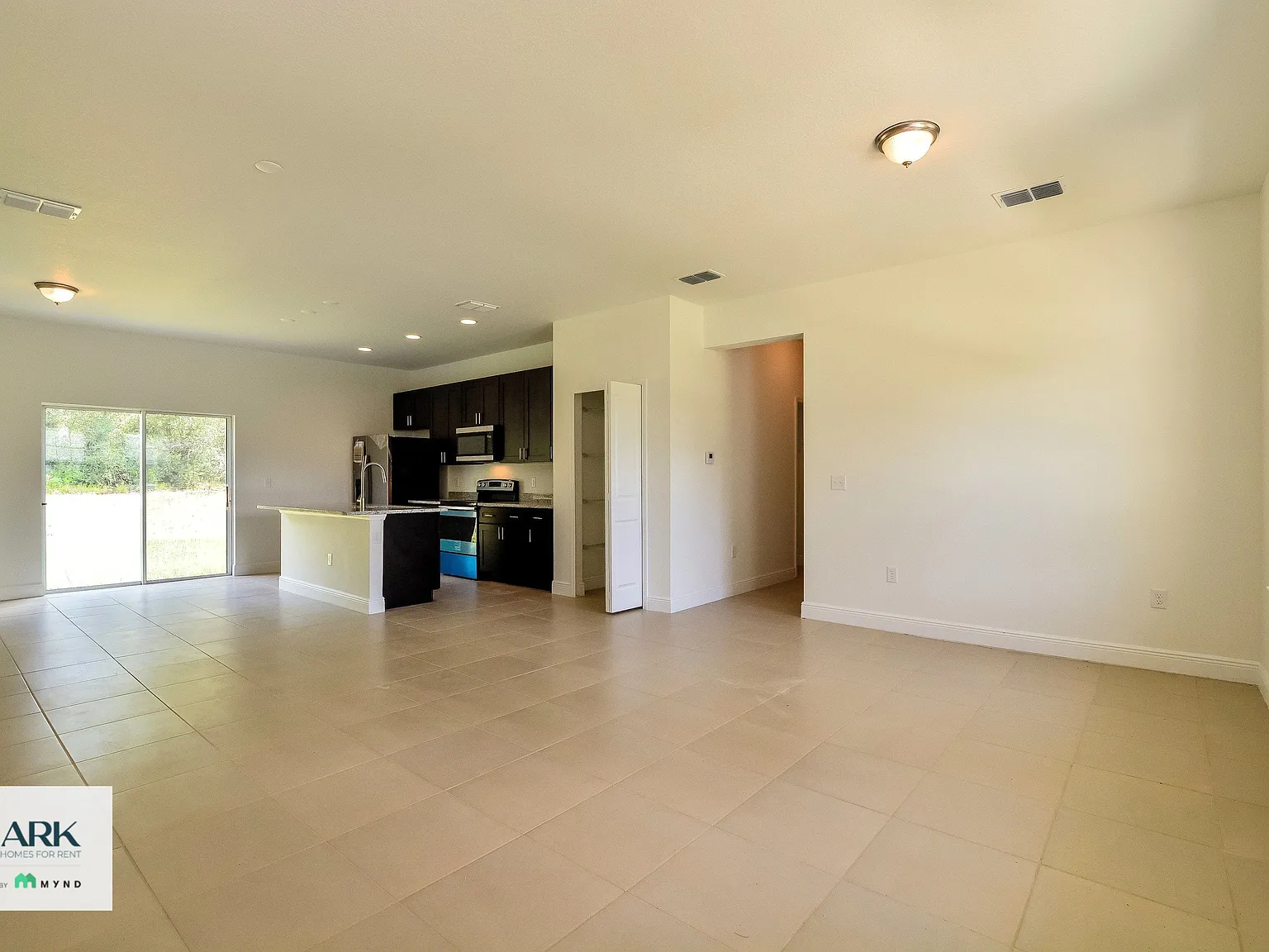 4 bed, 2.0 bath, 1580 sqft, $1,874 — Photo 3