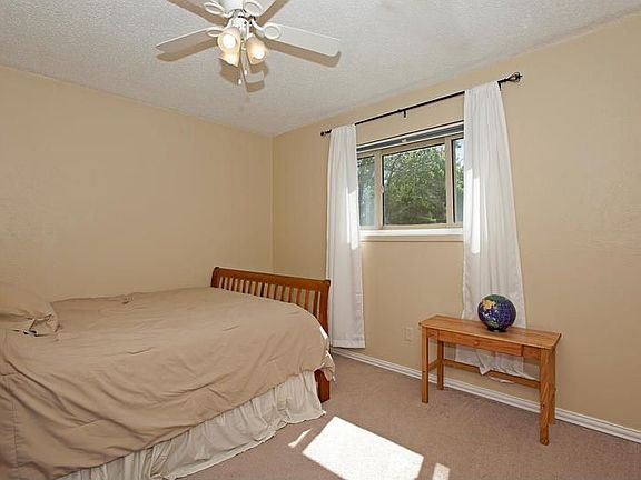 4th image of 5302 Duchess Ct