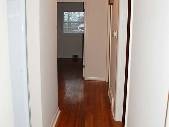 2nd image of 240 Saint Ann Dr